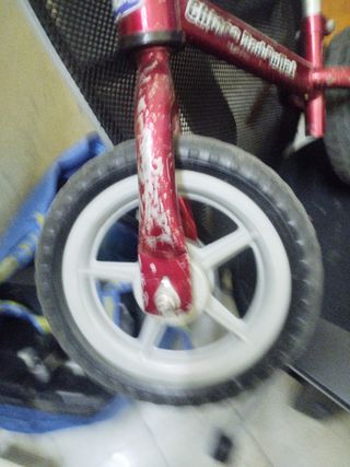 Bicicleta niño sin pedales roja