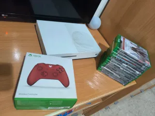 Xbox One S 500GB + Mando Rojo