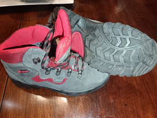 Botas de Montaña Chiruca Gris y Rojo