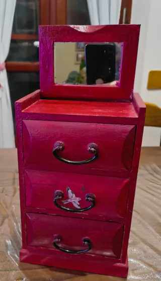 Mobiletto portagioie in legno con specchio