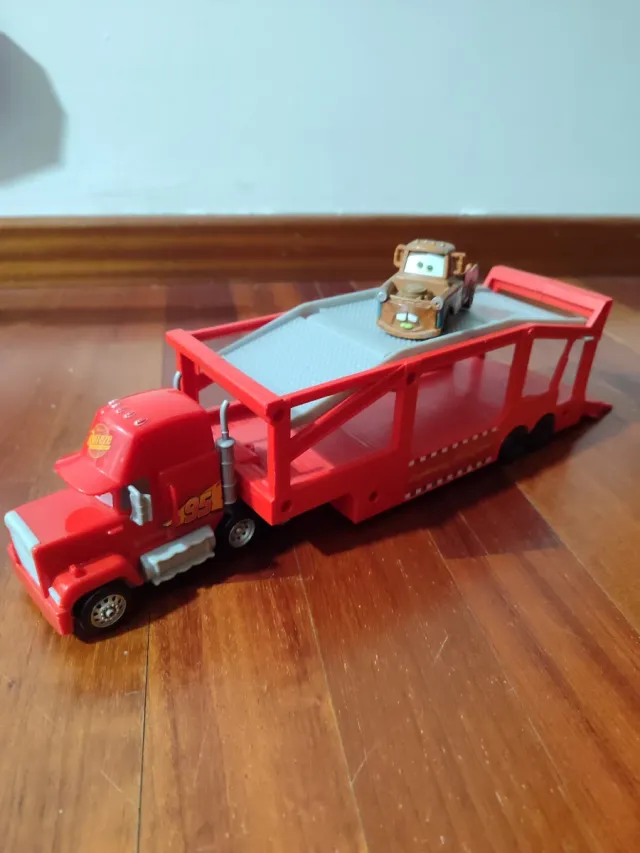 Camión transportador Cars + Mate