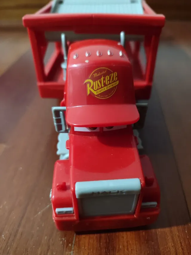 Camión transportador Cars + Mate