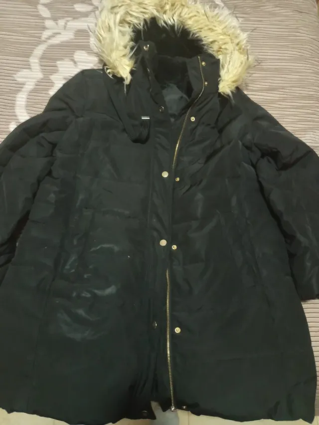 Abrigo plumífero negro