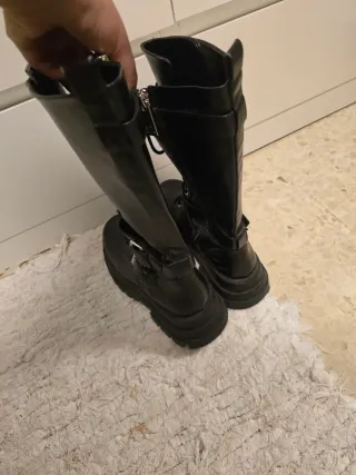 Botines de cordones negros