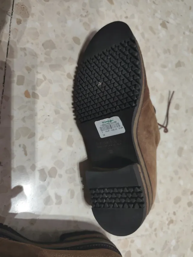 Zapatos Wonders Marrones nuevos