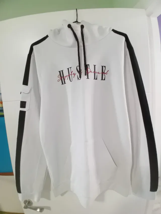 Ropa Deportiva Nike etc.