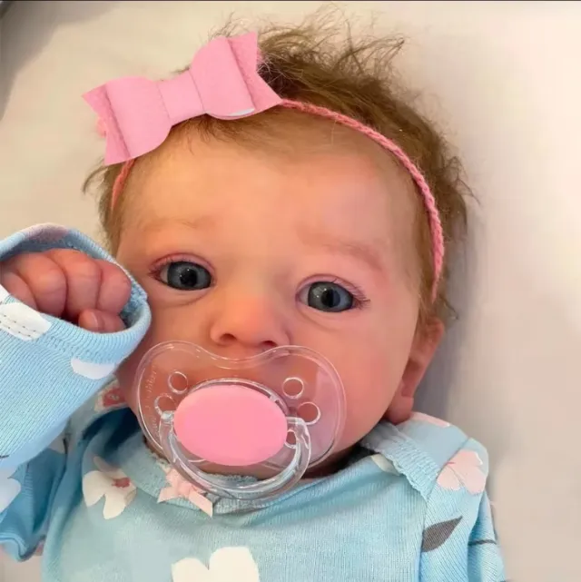 Muñeca Reborn realista niña