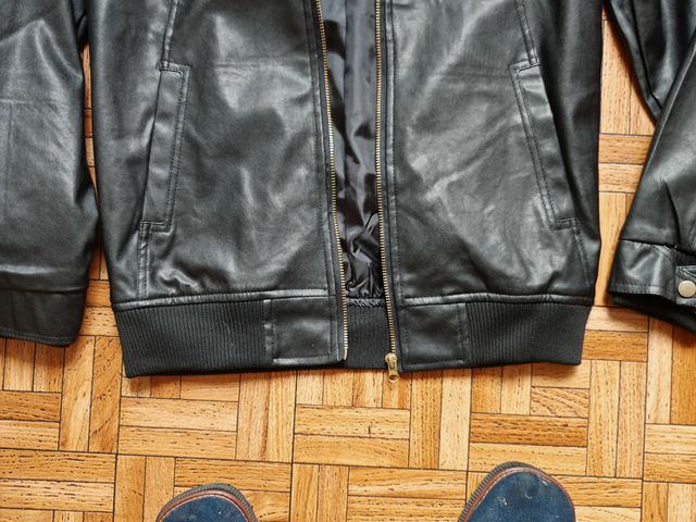 Chaqueta efecto piel negra Talla S