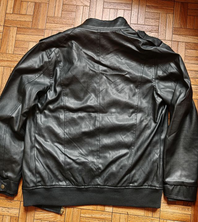 Chaqueta efecto piel negra Talla S