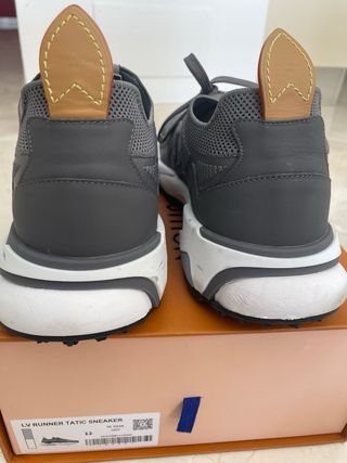 Louis Vuitton Runner Tatic Trainers Grises