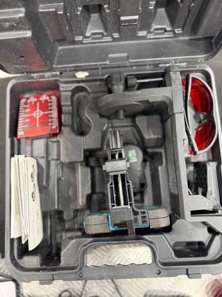 Nivel Láser Makita SKR200 Autonivelante