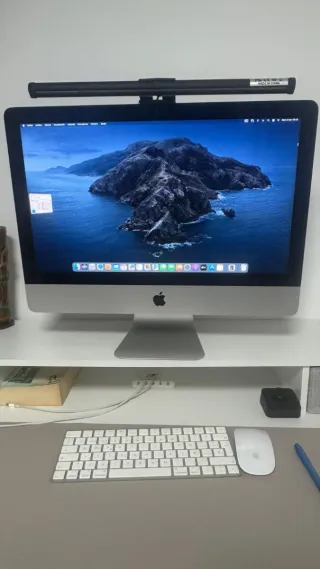 Apple iMac - Negro y Plateado.