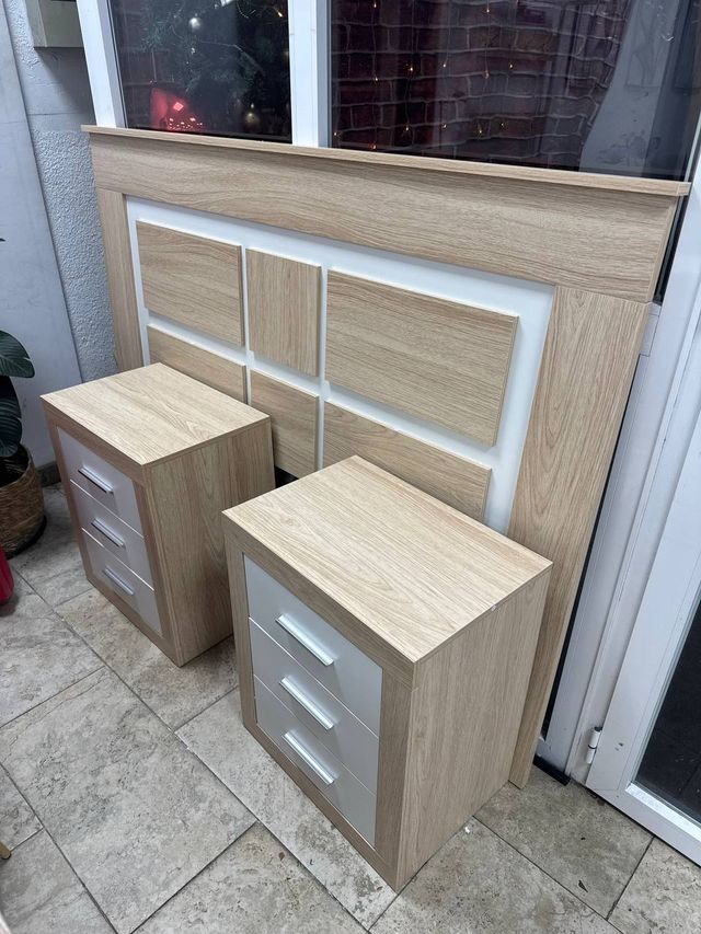 Mesitas de Noche (3 Cajones) + Cabecero.