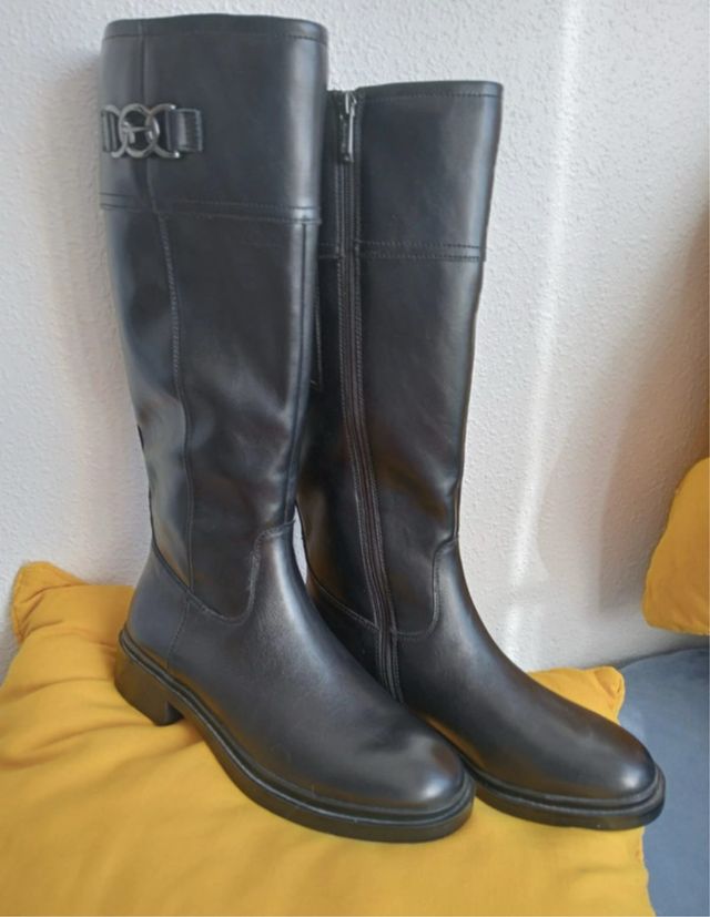 Botas de piel negras altas