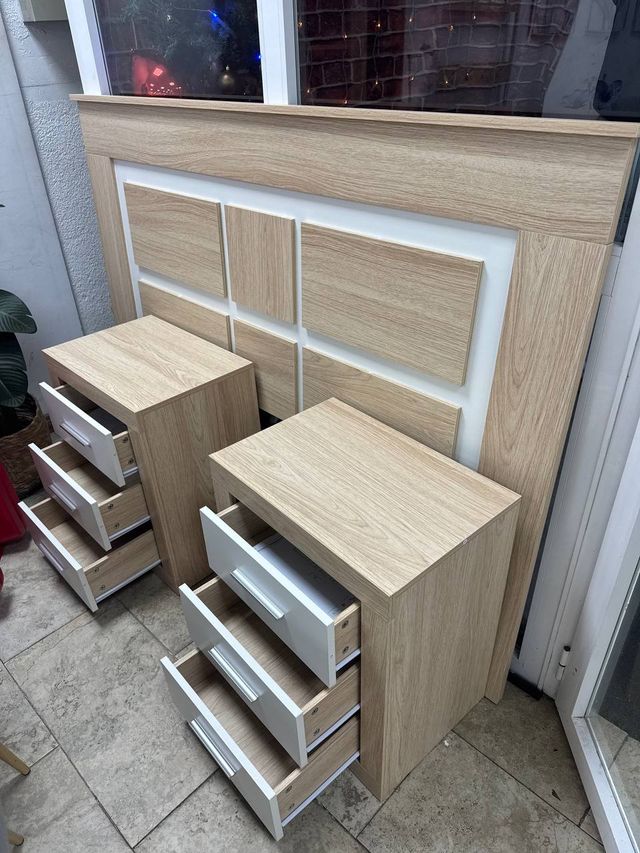 Comodini con 3 cassetti. Testiera abbinata!