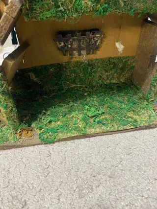 Capanna presepiale artigianale con luci