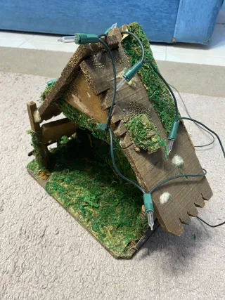 Capanna presepiale artigianale con luci