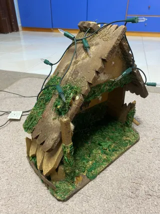 Capanna presepiale artigianale con luci