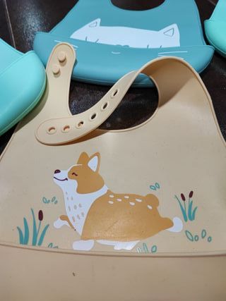 Baberos de silicona con dibujos