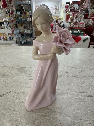 Dama con fiore Hervit