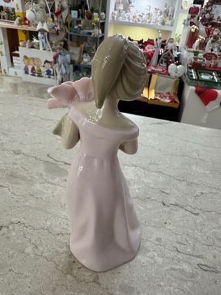 Dama con fiore Hervit