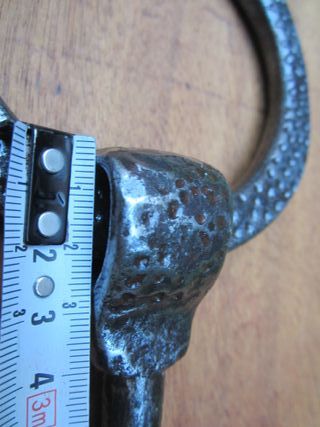 Llamador antiguo hierro forjado, aro 11 cm.