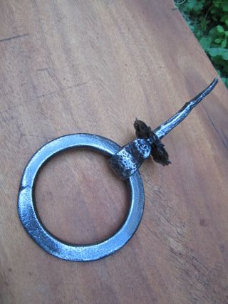 Llamador antiguo hierro forjado, aro 11 cm.