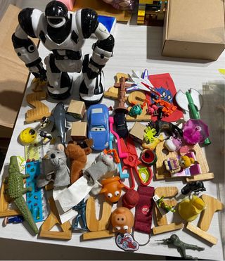 Lotto giocattoli misti