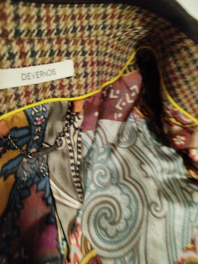 Traje de chaqueta y pantalón marrón