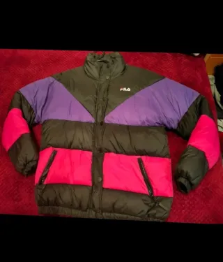 Anorak Fila Negro, Morado y Rosa