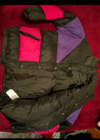 Anorak Fila Negro, Morado y Rosa