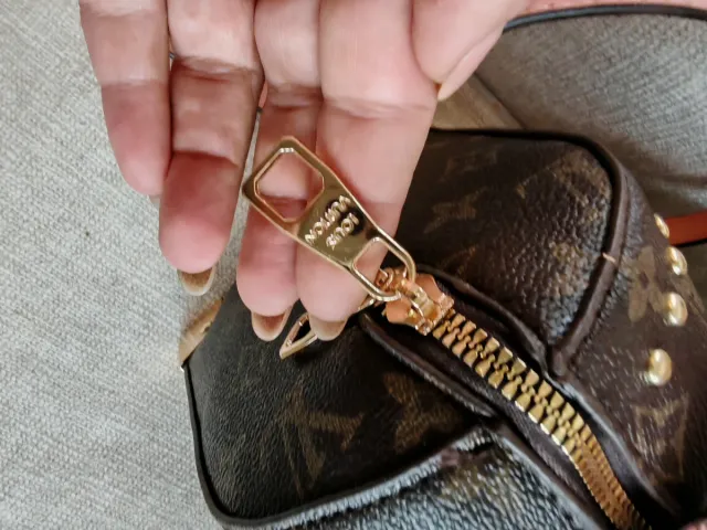 Ocasión! Coqueto bolso marrón a estrenar