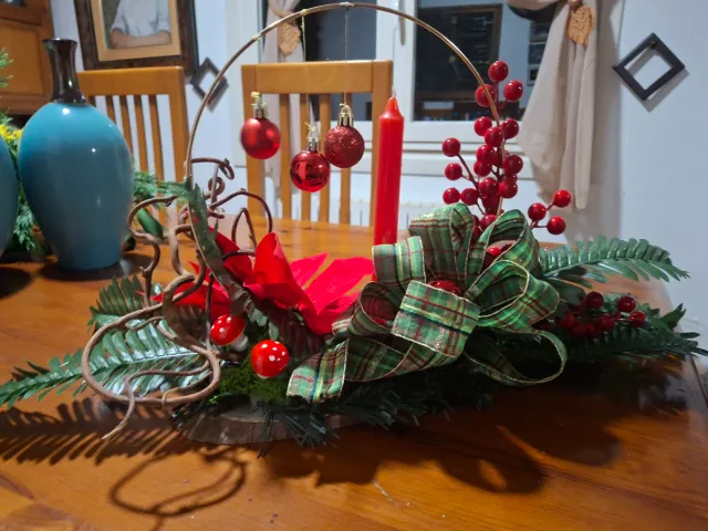 Centro de mesa Navideño Flores Rojas y Verdes