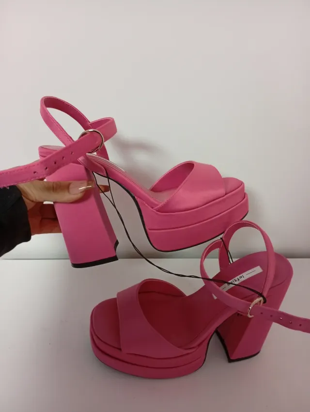 Zapatos de plataforma rosa