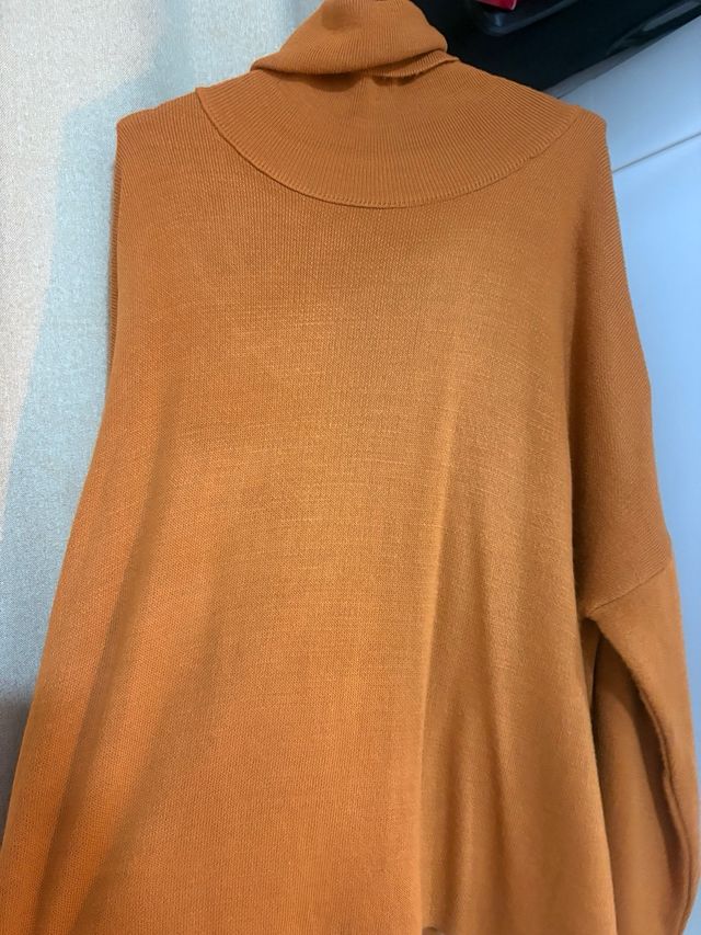 Jersey cuello alto marrón