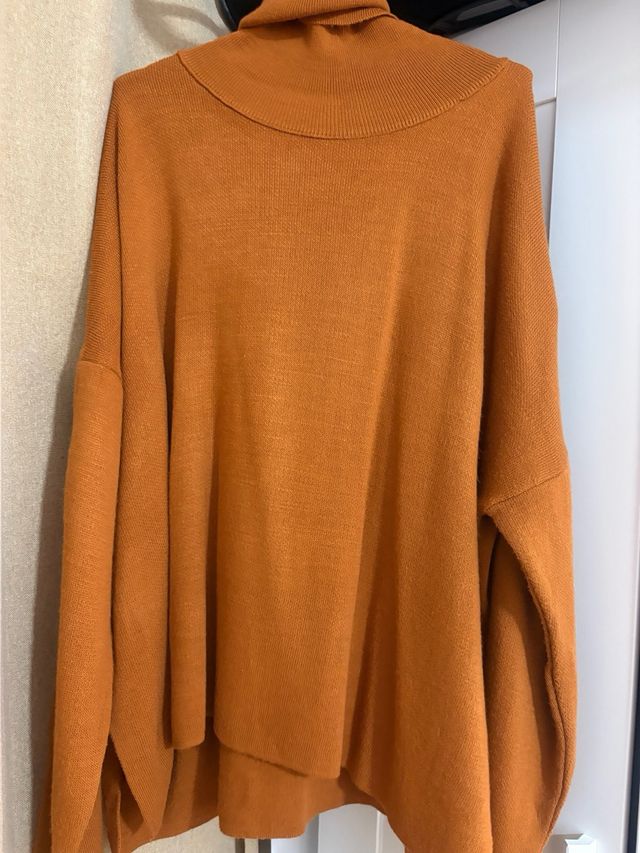 Jersey cuello alto marrón