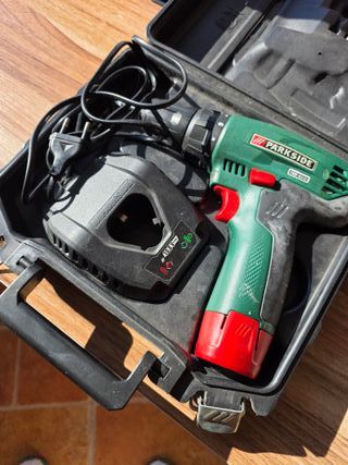 Taladro Parkside 10.8V con cargador