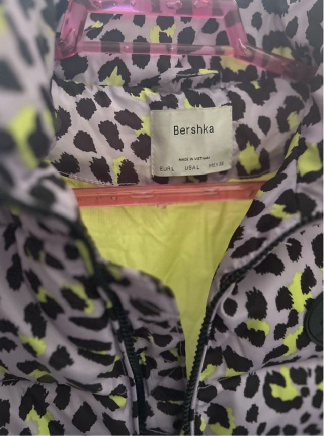 Chaqueta Bershka leopardo XS