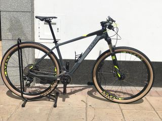 Bicicleta Cube Reaction Pro