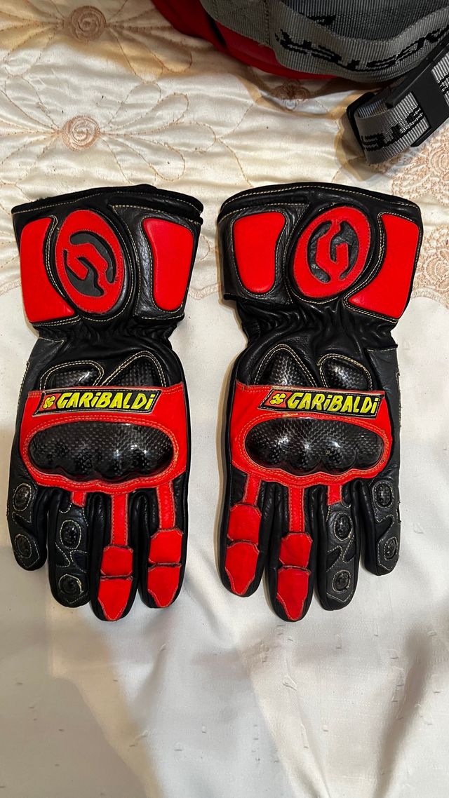 Guantes Moto Garibaldi Cuero Carbono Rojo