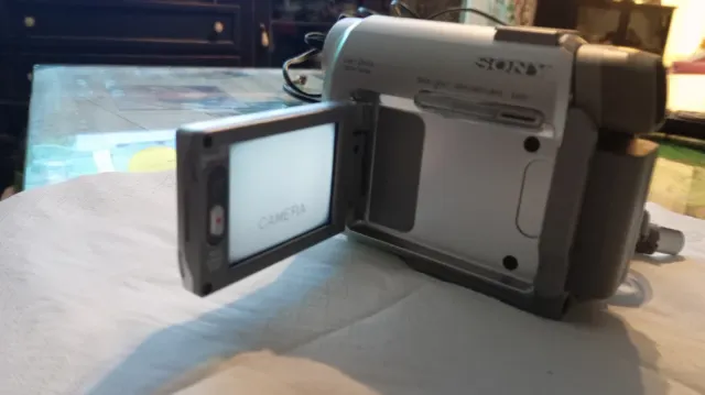 Videocámara Sony Handycam DCR-HC20E cargador+ mand