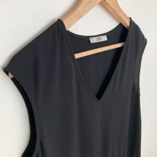 Blusa Mango negra con flecos