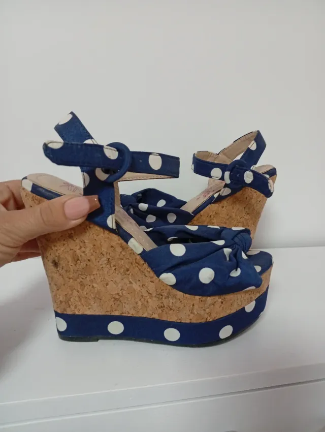 Cuñas de esparto lunares