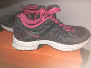 Zapatillas Nike Negras y Rosas