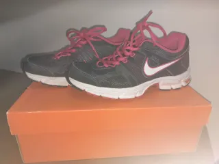 Zapatillas Nike Negras y Rosas