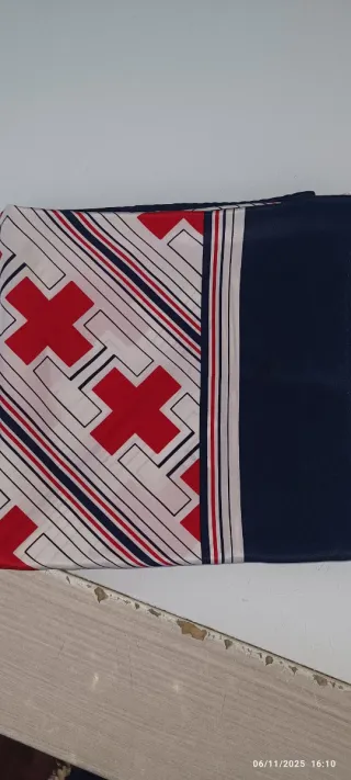 Foulard donna fantasia croci rosse