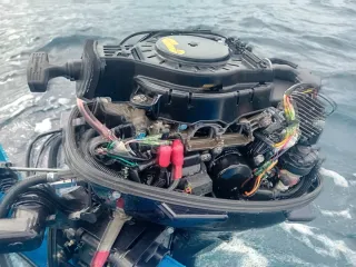 Motor fueraborda Tohatsu