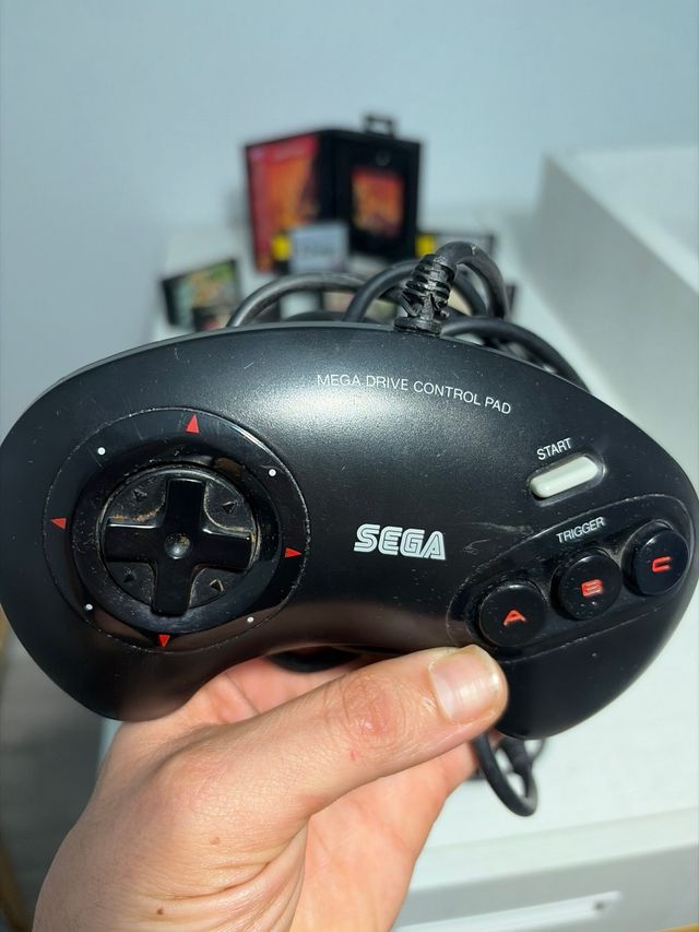 Sega Mega Drive + 2 controller + 7 giochi