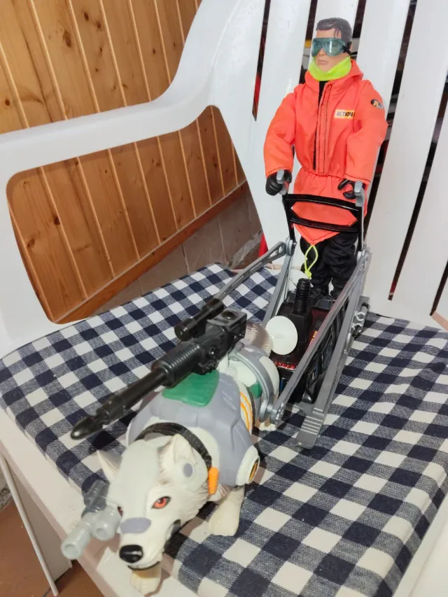 Action Man con perro y vehículo