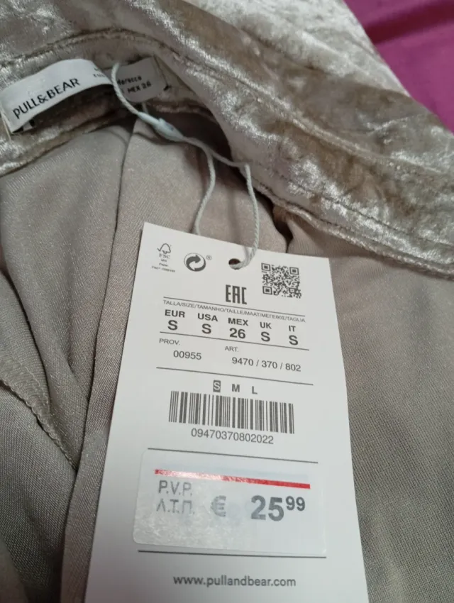 Conjunto deportivo Pull&Bear dorado talla S